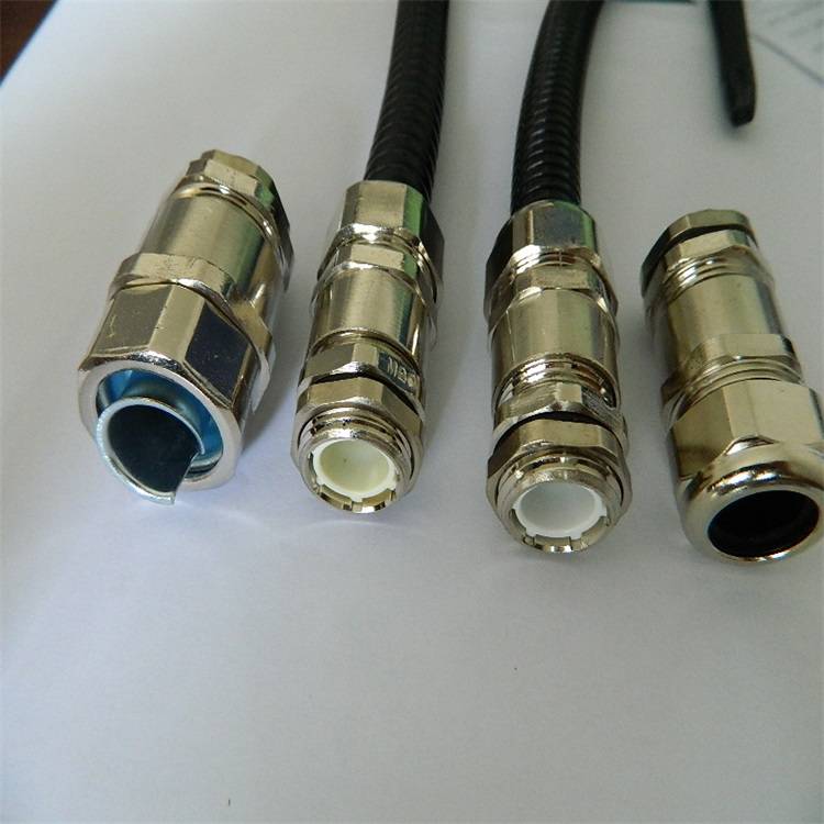 电气防水电缆格兰头 铠甲黄铜与316不锈钢固定头的选择与应用